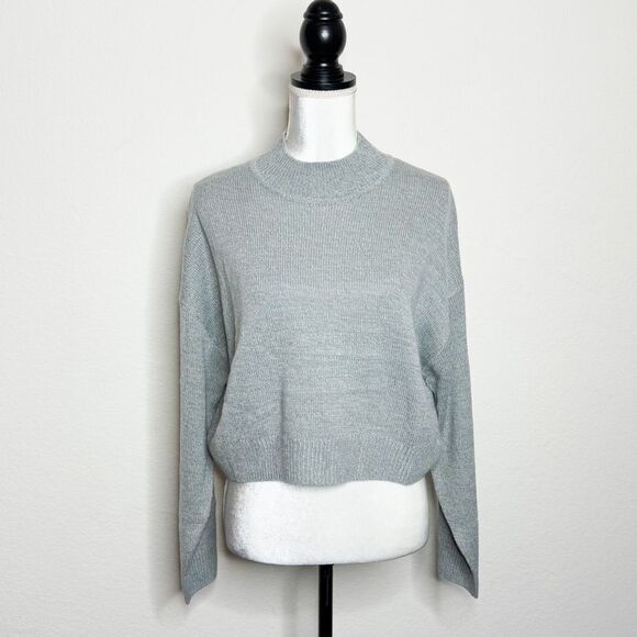 H&M Divided Women's Light Gray Cropped Knit Sweater Size MEd - Picture 1 of 7